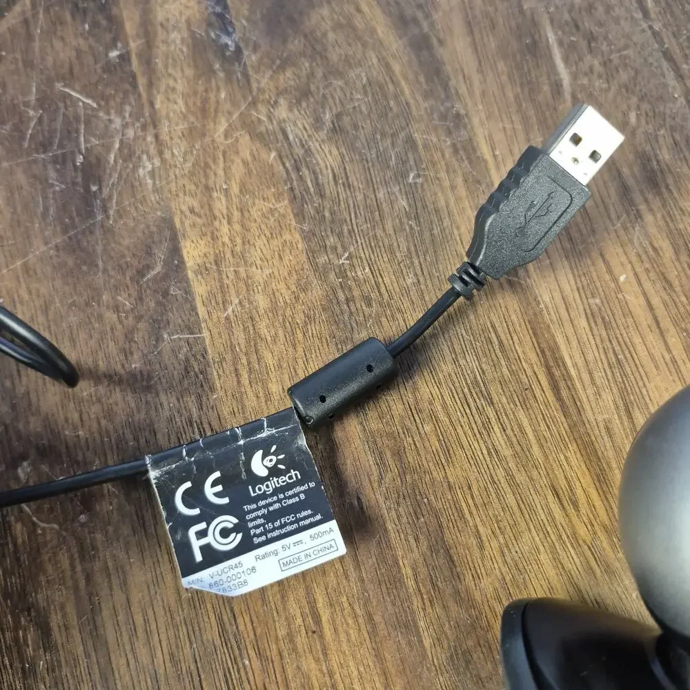 Logitech 1:3 Megapixel External USB Webcam - Picture 6 of 10